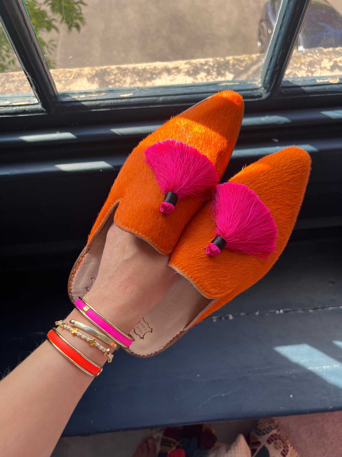 Dina in Orange