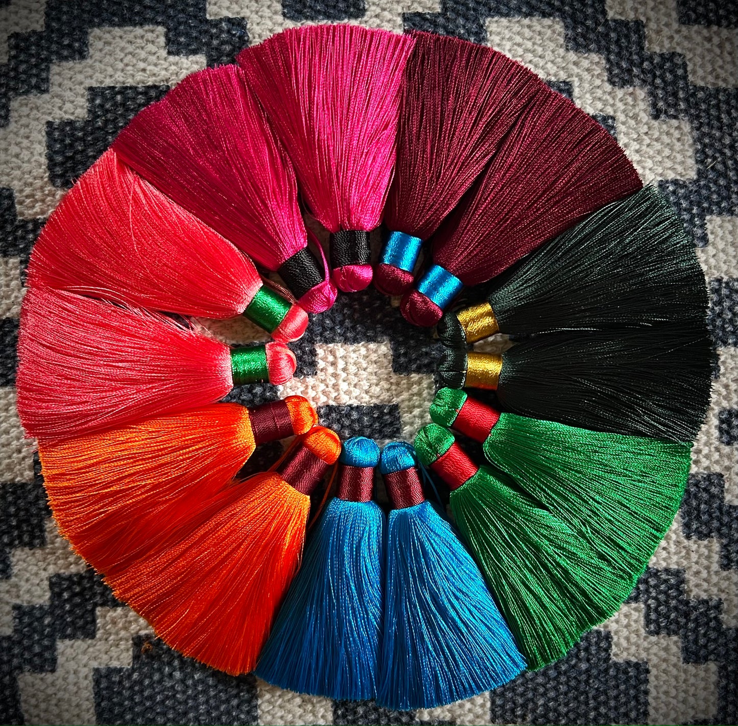 Pick 'n' Mix Silky Tassel