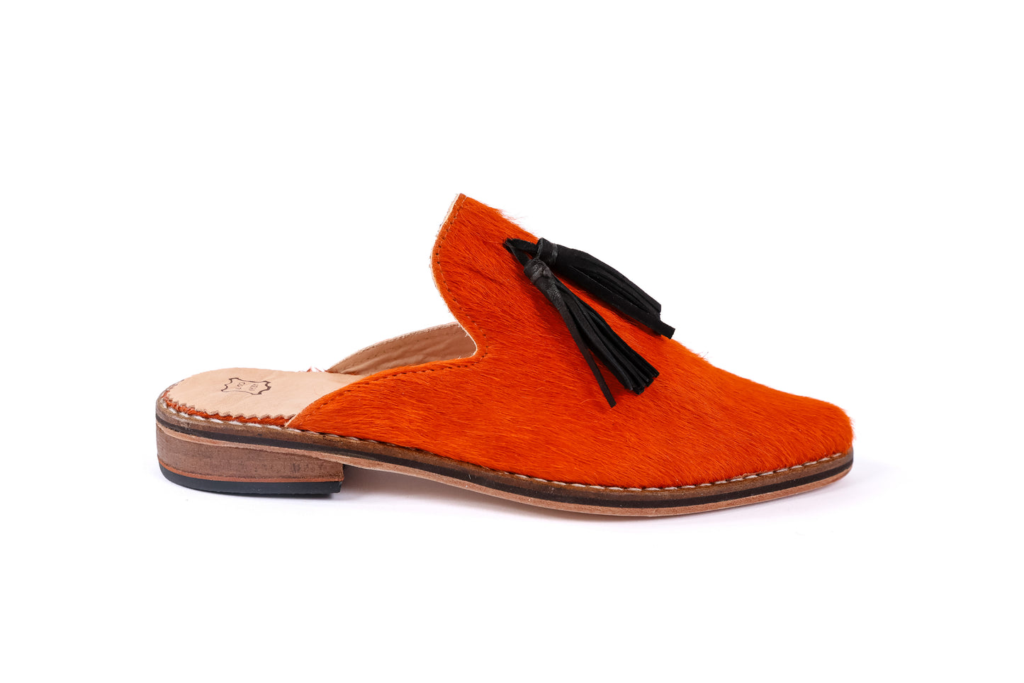 Dina in Orange