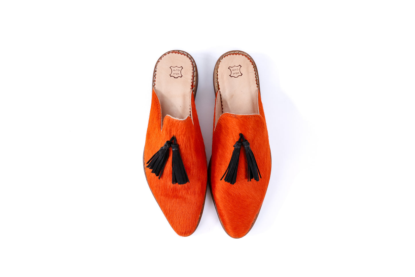 Dina in Orange