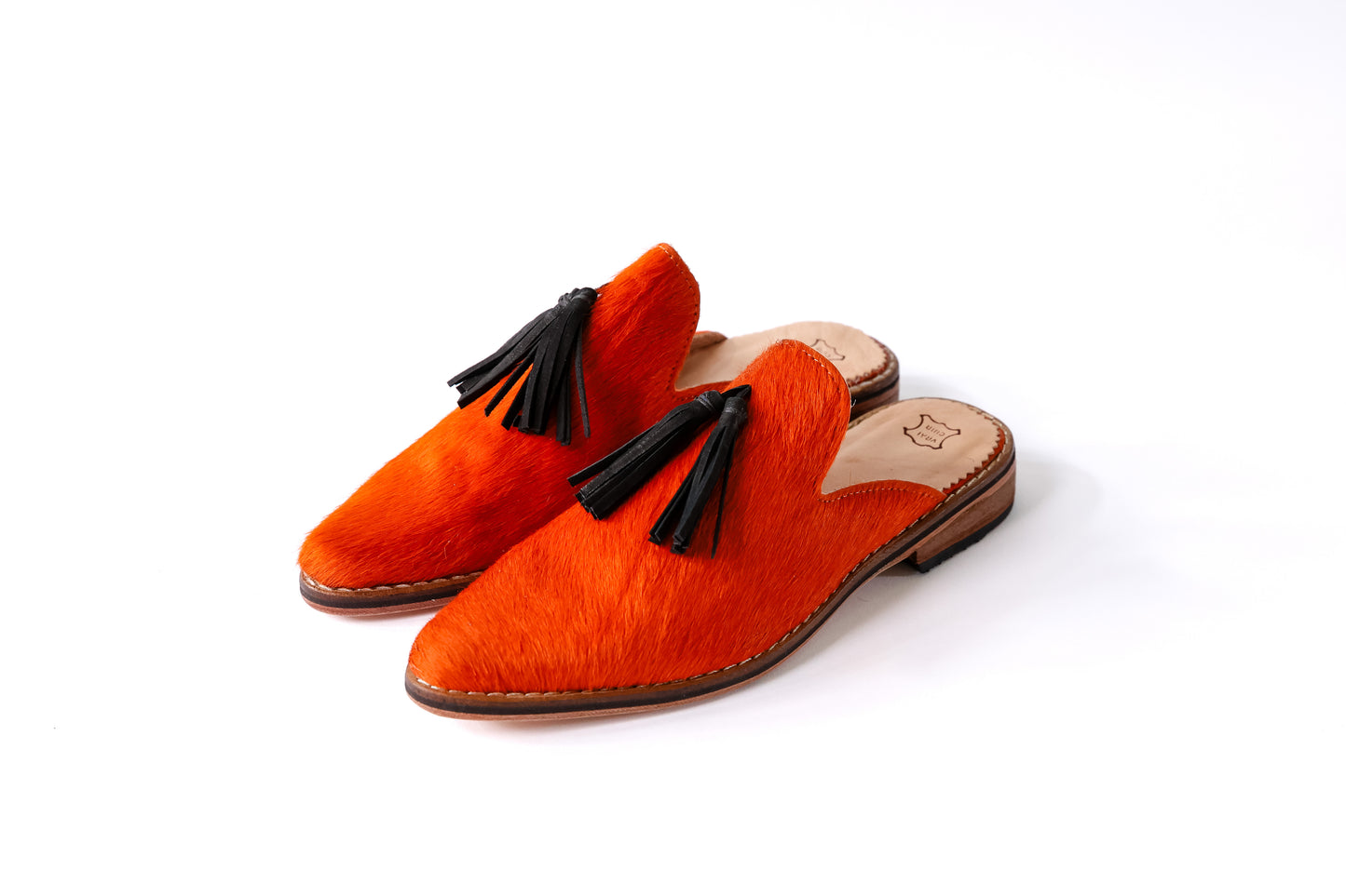 Dina in Orange
