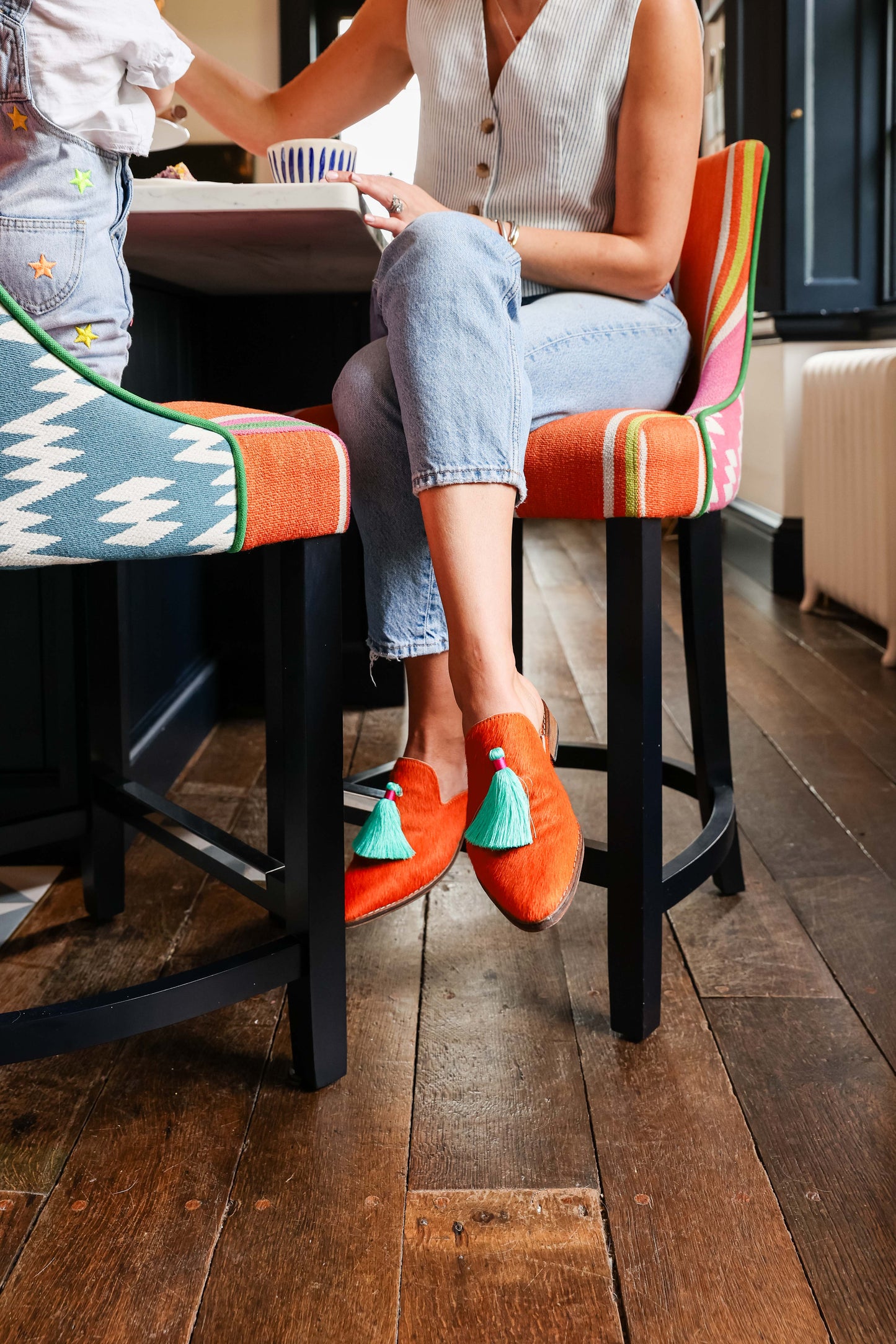 Dina in Orange