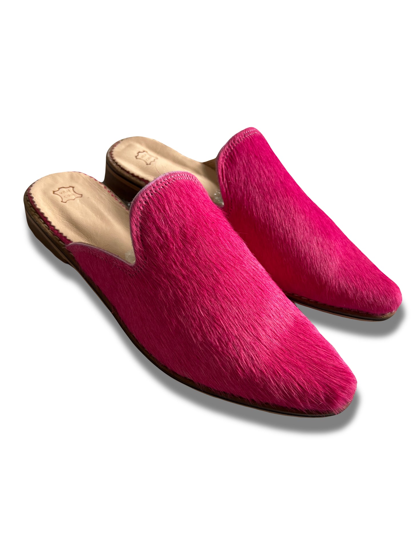 Dina in Pink Pony skin